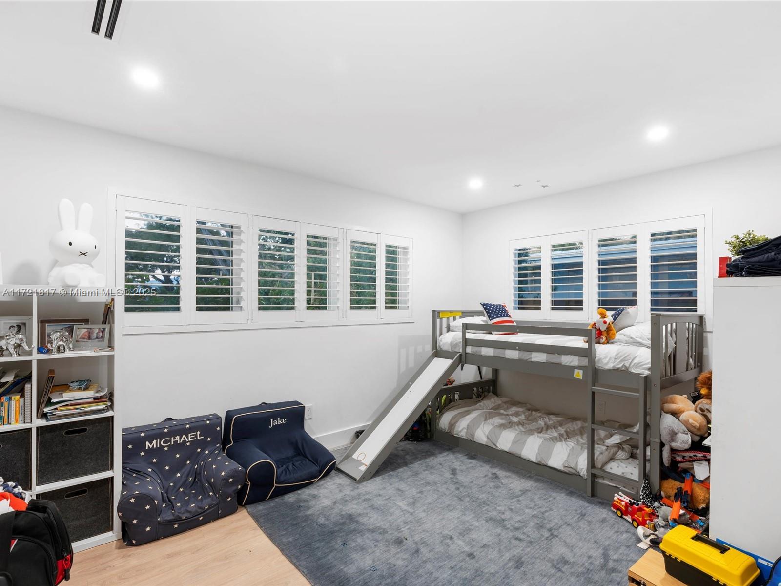 BISCAYNE POINT - Residential
