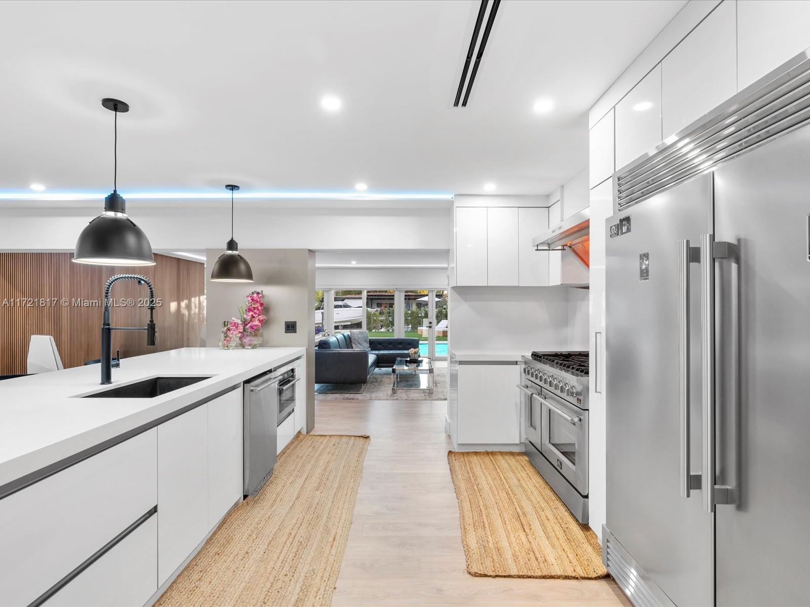 BISCAYNE POINT - Residential