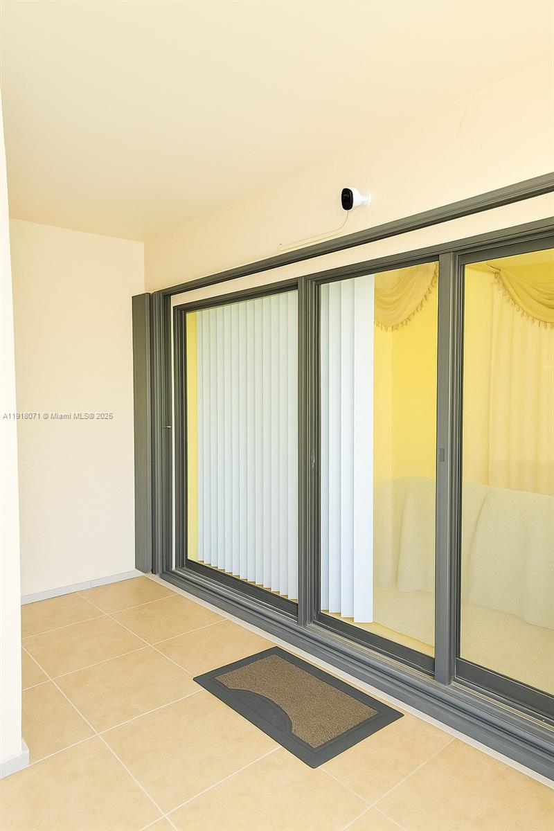 HOLIDAY PARK 1 CONDO - Residential