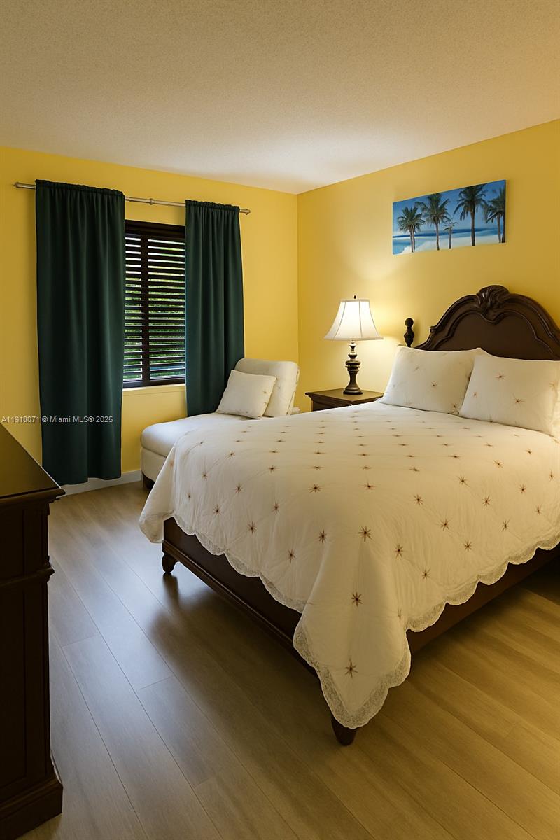 HOLIDAY PARK 1 CONDO - Residential