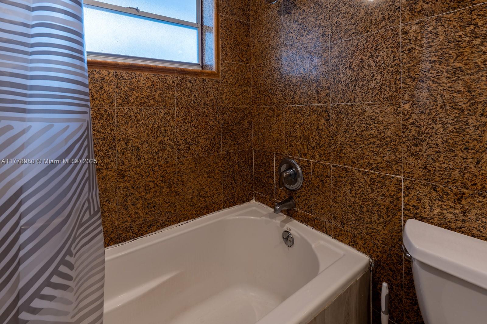 BAYSHORE YACHT & TENNIS C - Residential