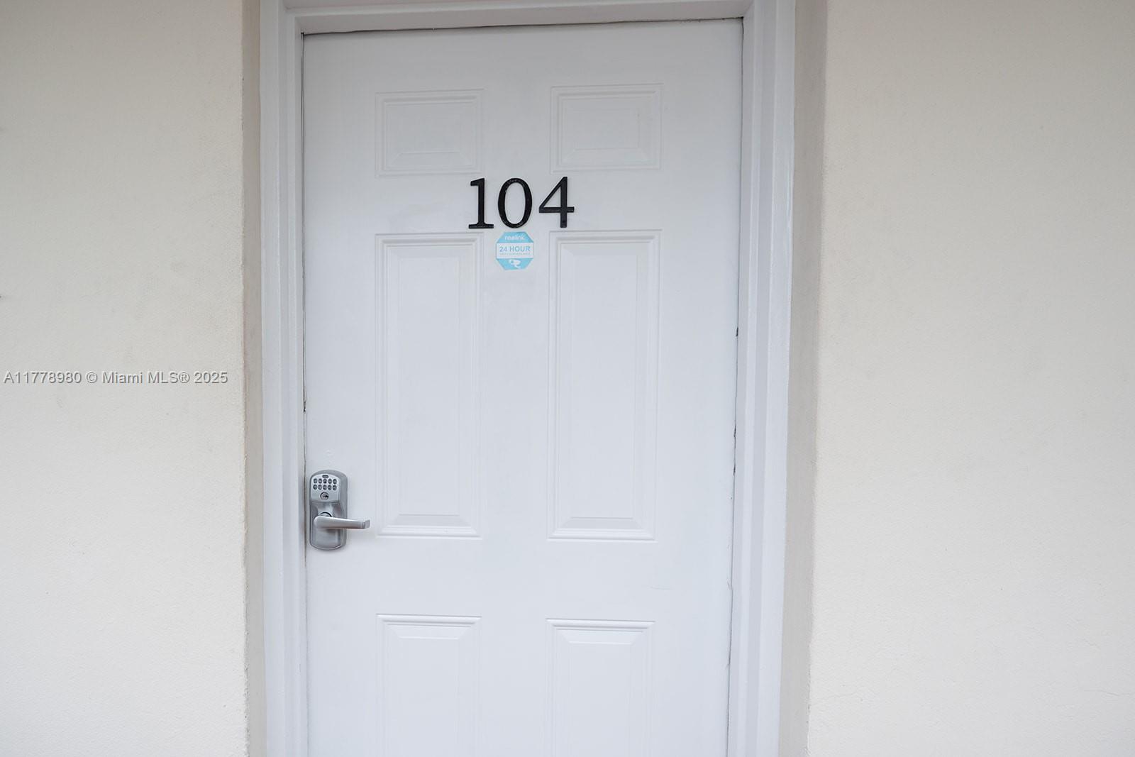 BAYSHORE YACHT & TENNIS C - Residential