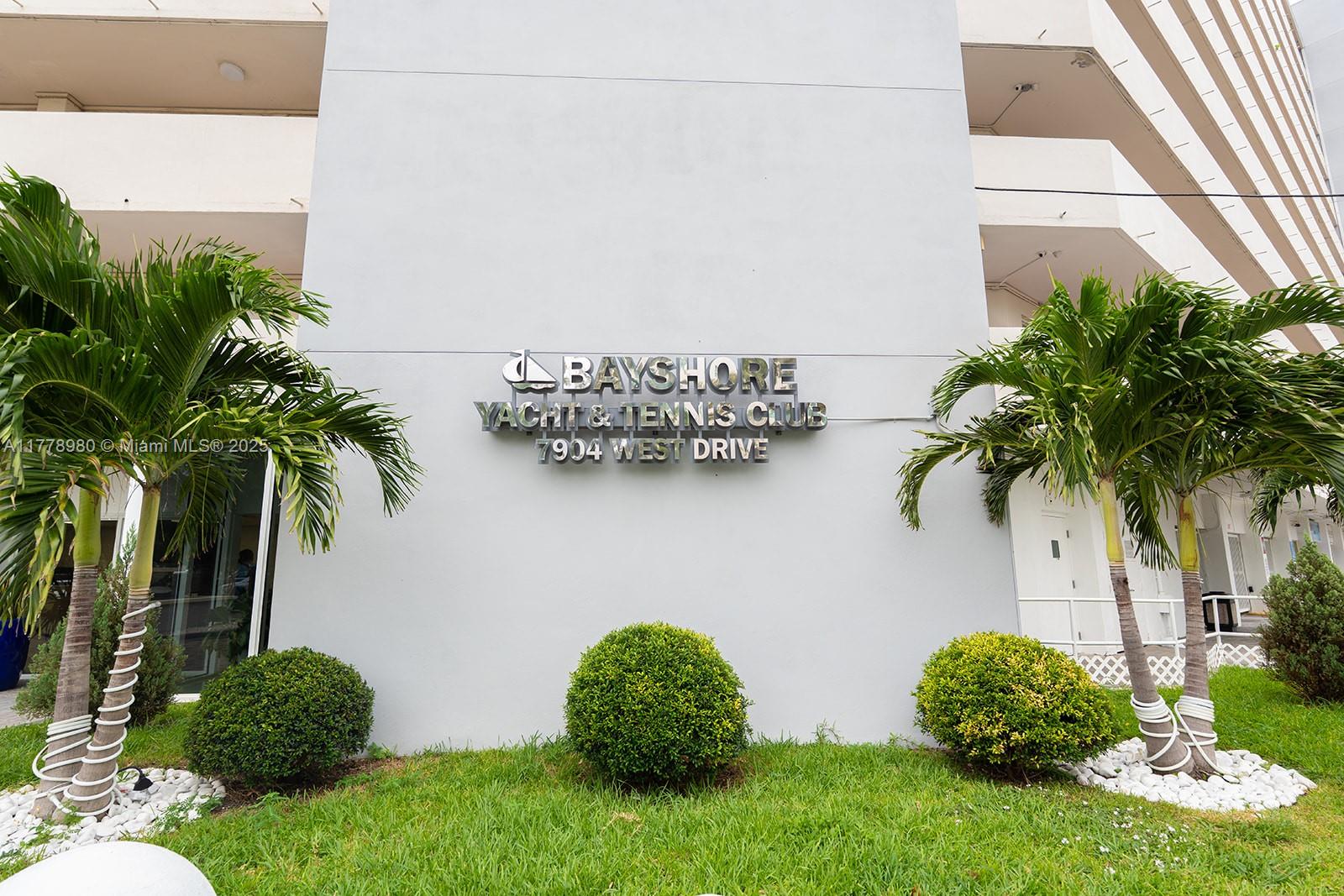 BAYSHORE YACHT & TENNIS C - Residential