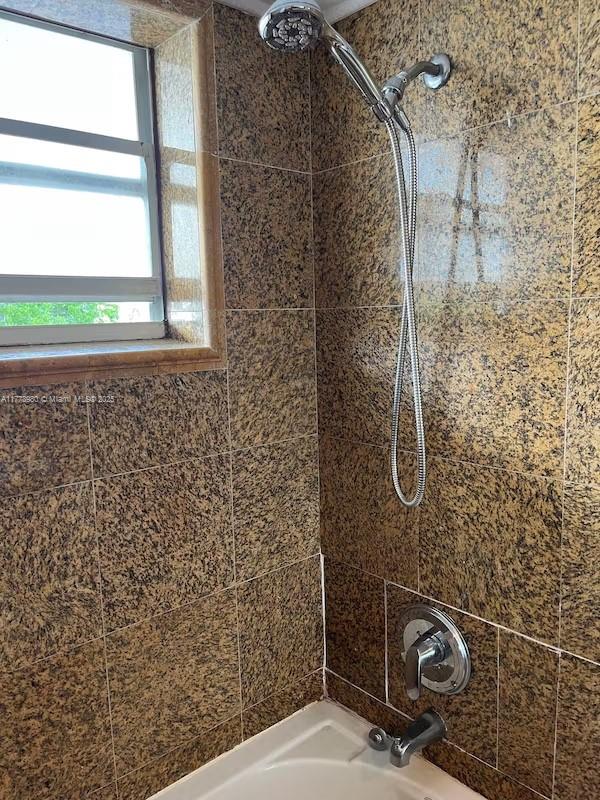 BAYSHORE YACHT & TENNIS C - Residential