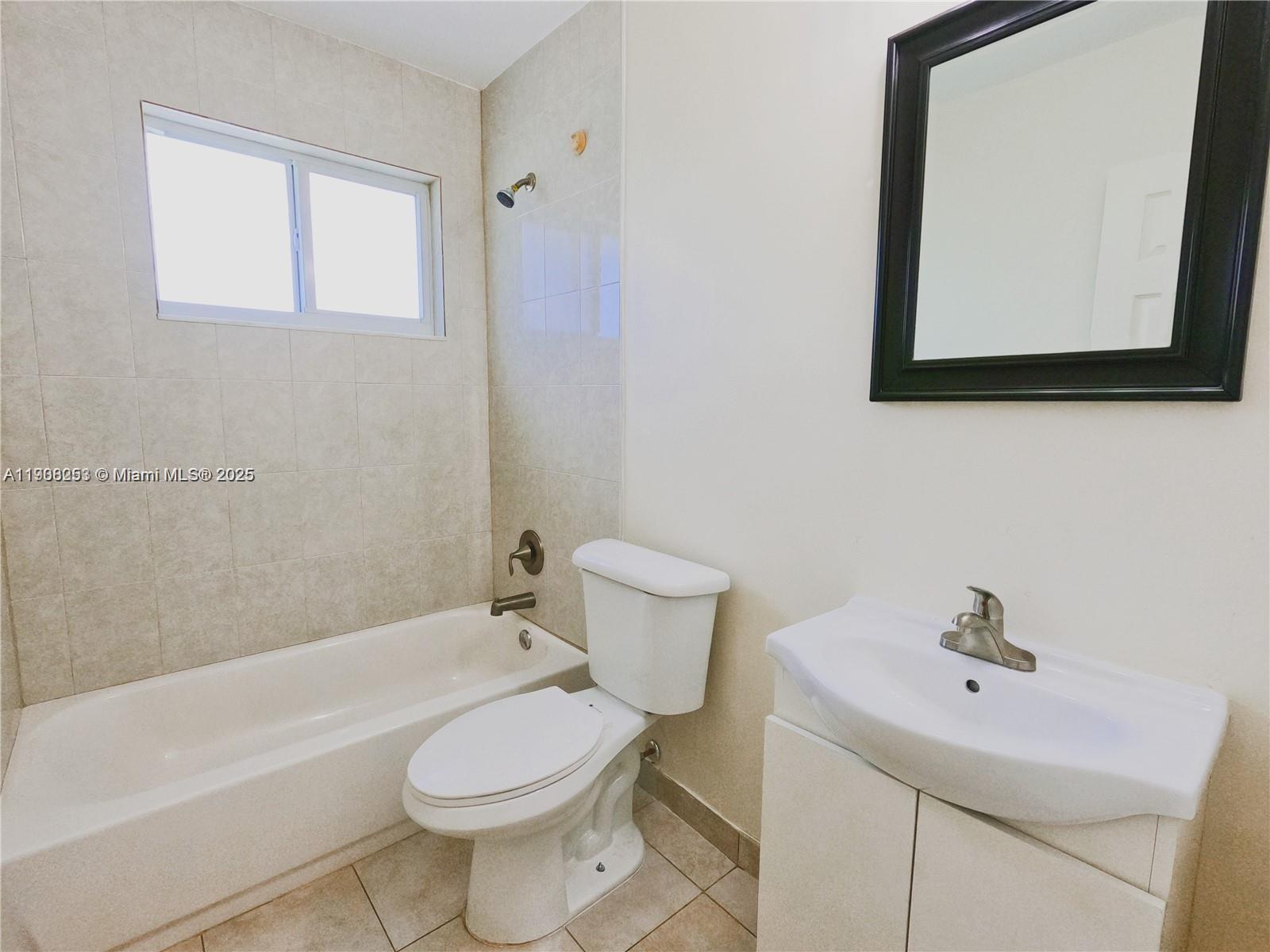 PALM BEACH FARMS CO 7 - Residential Lease