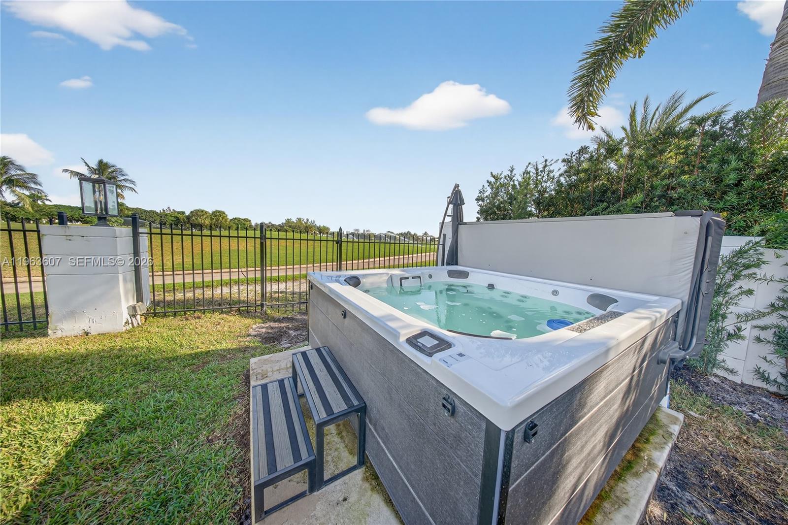 CORAL RIDGE COUNTRY CLUB - Residential