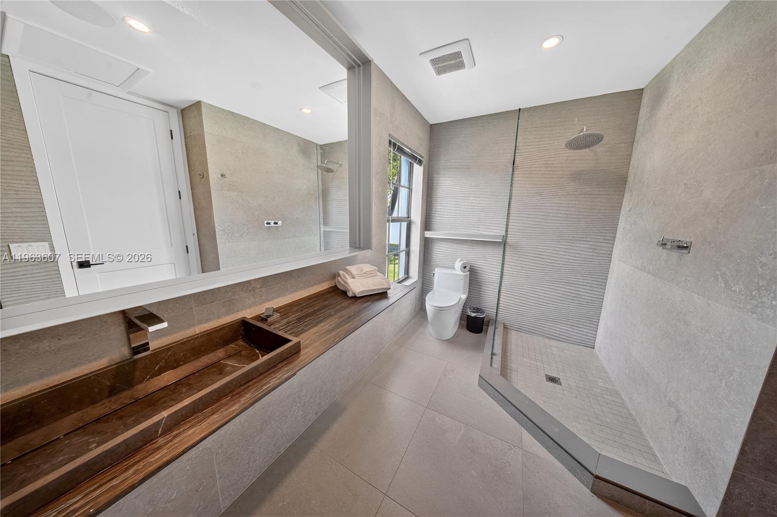 CORAL RIDGE COUNTRY CLUB - Residential