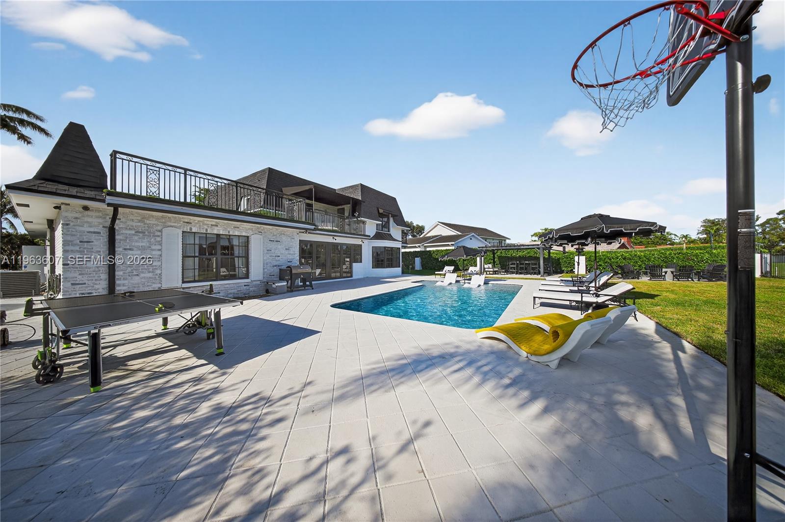 CORAL RIDGE COUNTRY CLUB - Residential