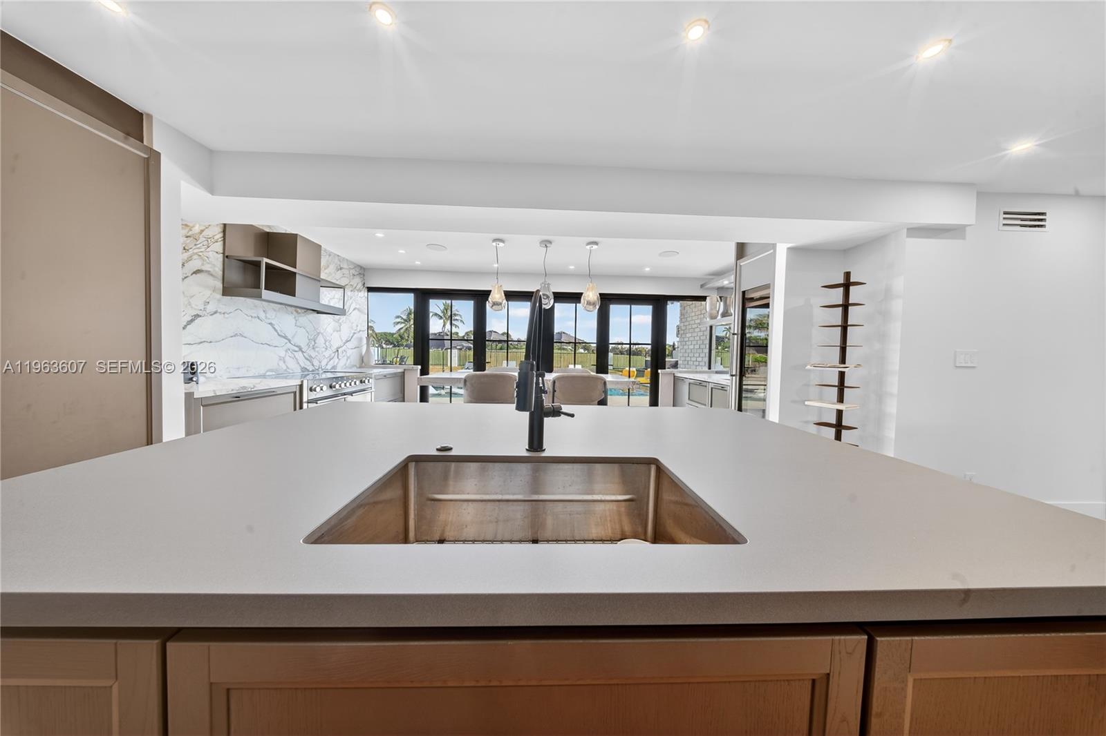 CORAL RIDGE COUNTRY CLUB - Residential