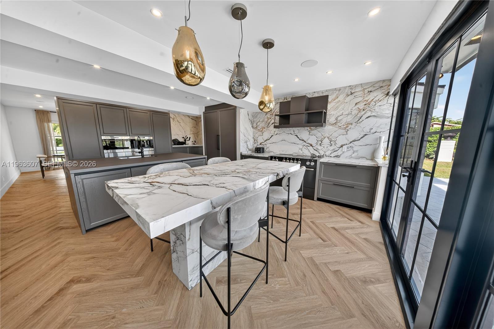 CORAL RIDGE COUNTRY CLUB - Residential