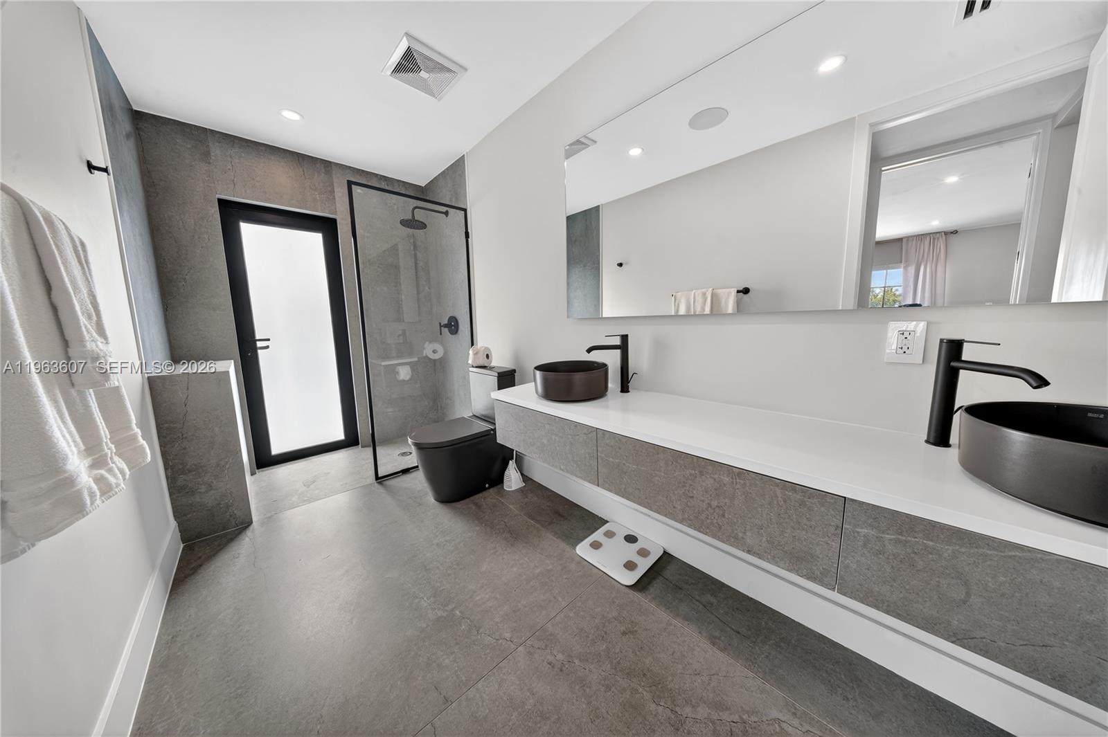 CORAL RIDGE COUNTRY CLUB - Residential