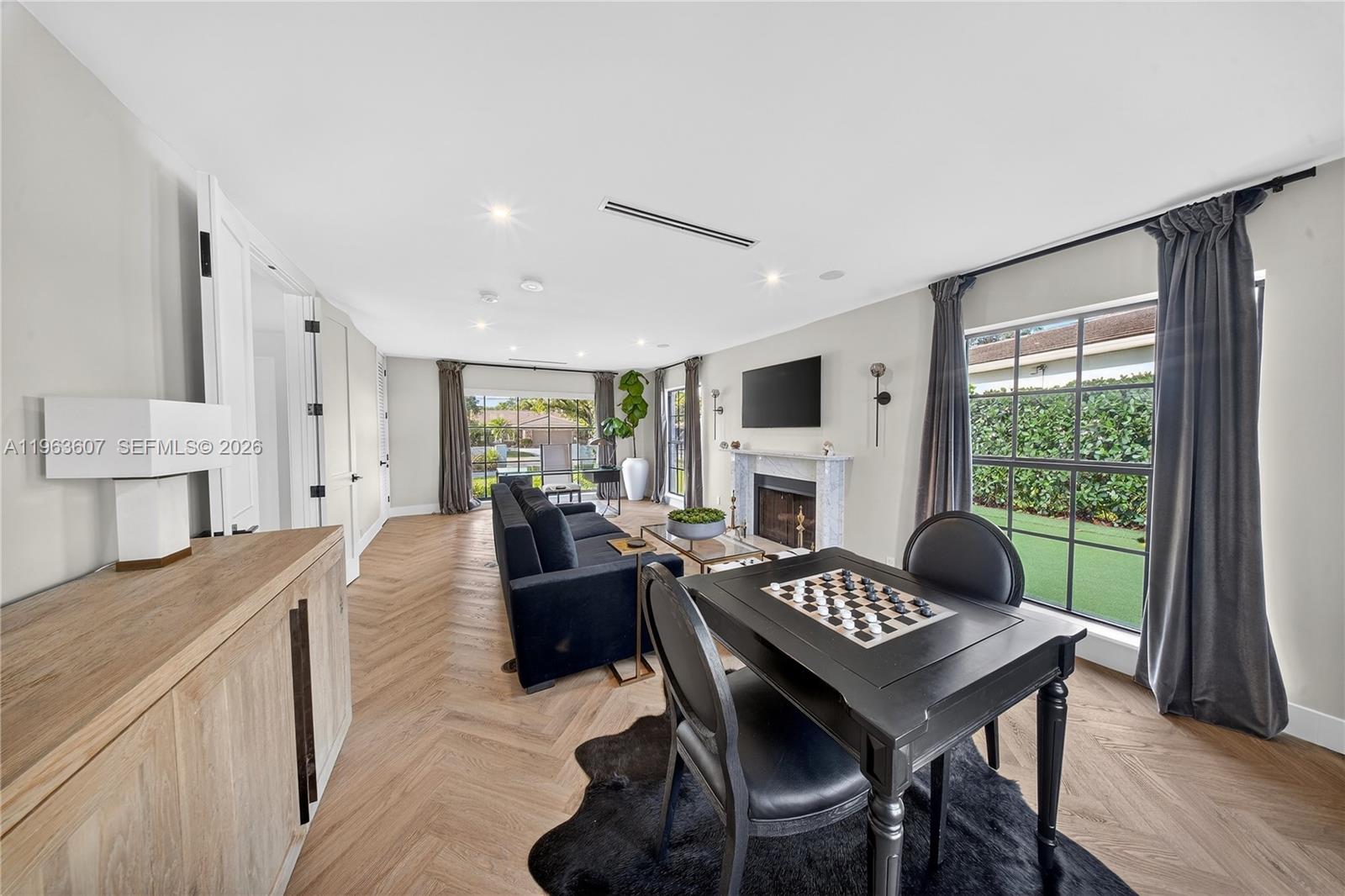 CORAL RIDGE COUNTRY CLUB - Residential