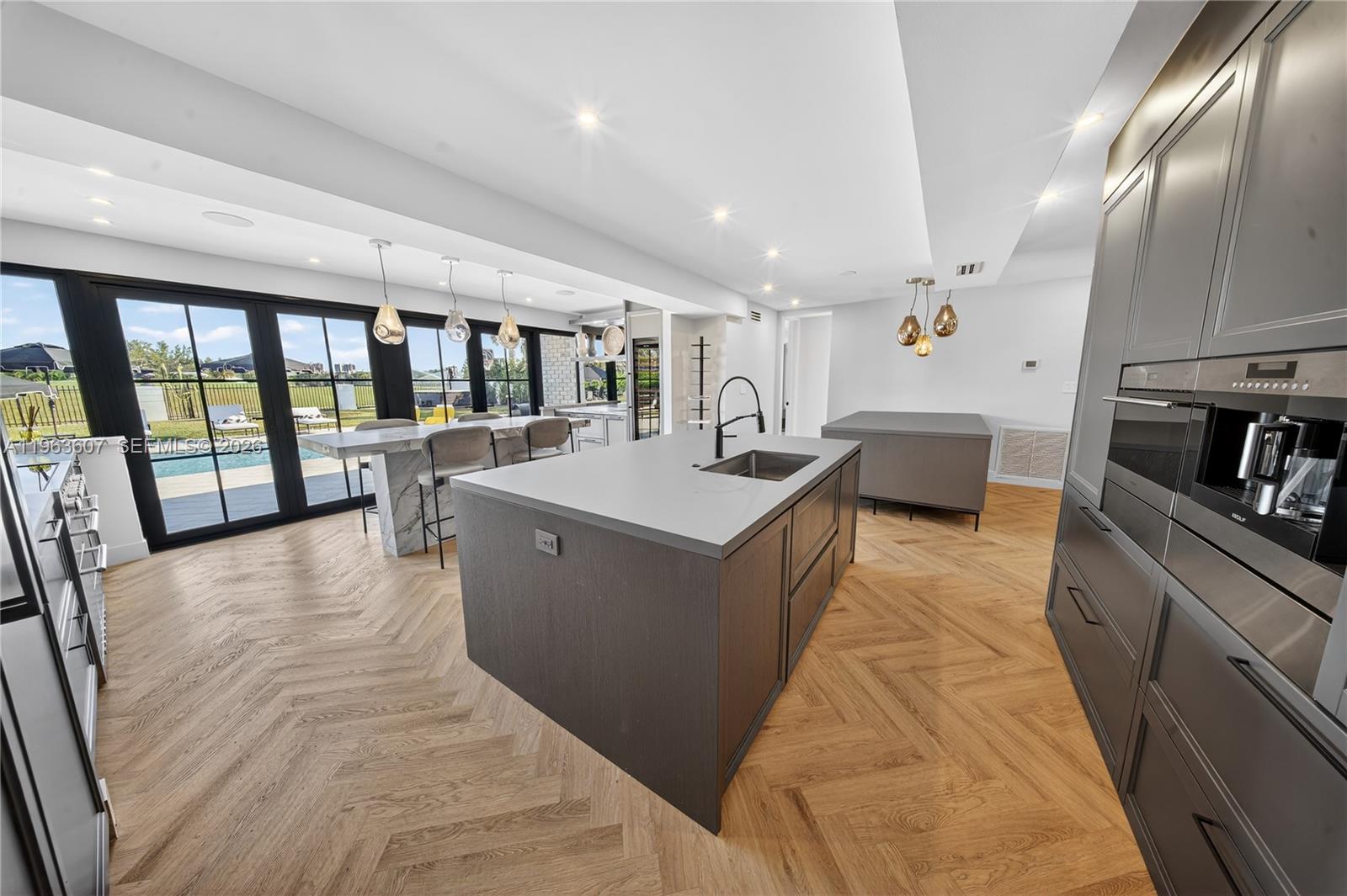 CORAL RIDGE COUNTRY CLUB - Residential