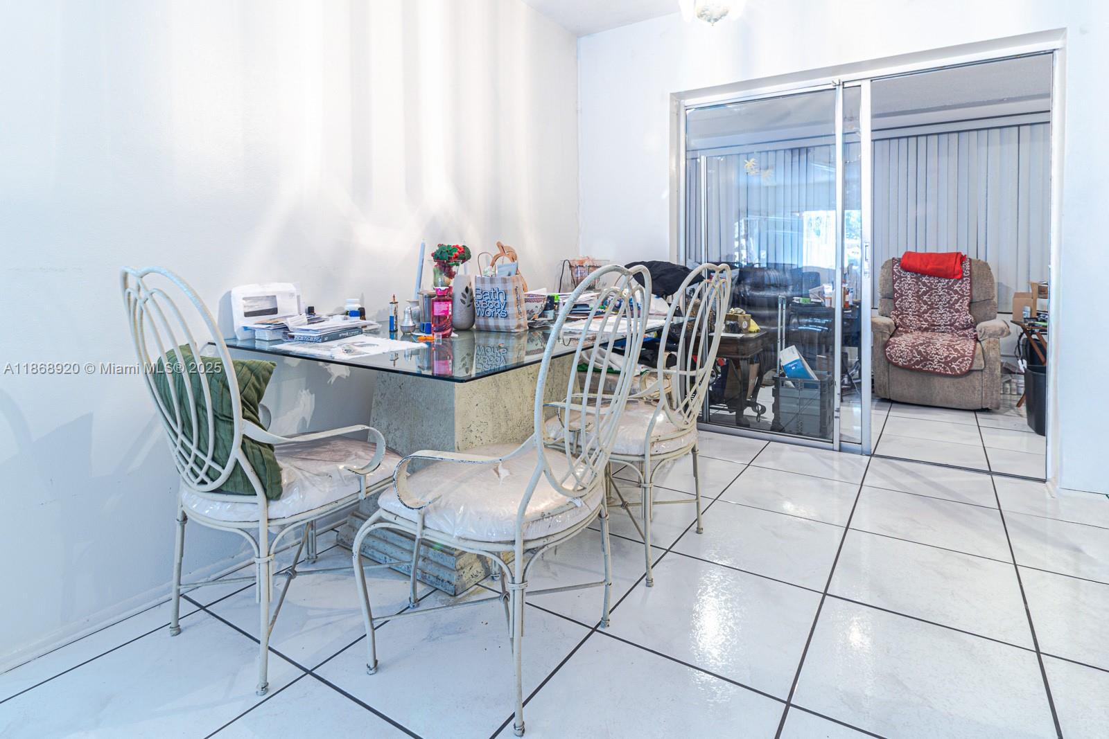 OAKLAND ESTATES 4TH SEC - Residential