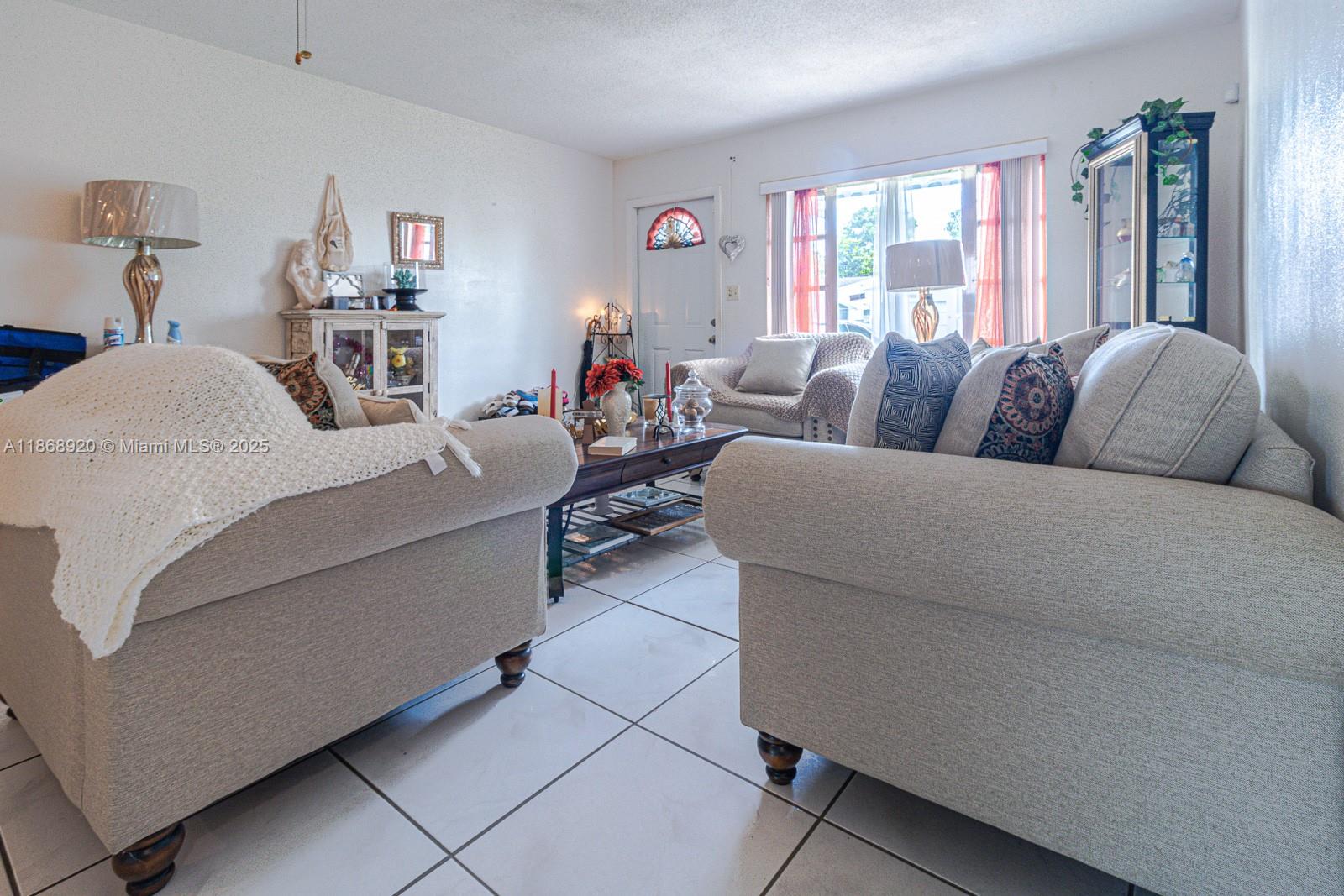 OAKLAND ESTATES 4TH SEC - Residential