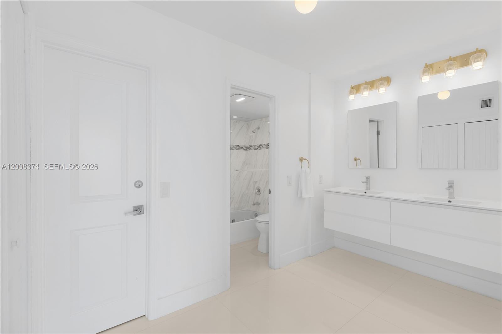 FLAMENCO CONDO TOWER I - Residential