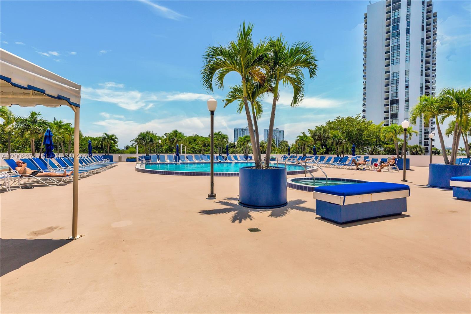 FLAMENCO CONDO TOWER I - Residential