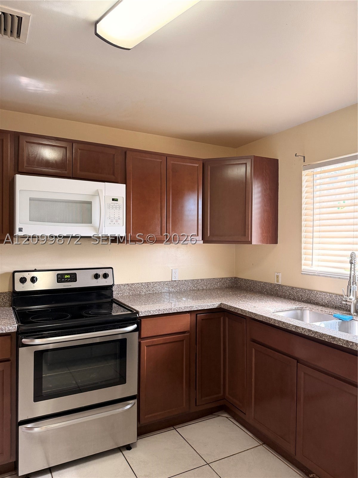 1209 Sussex Dr
