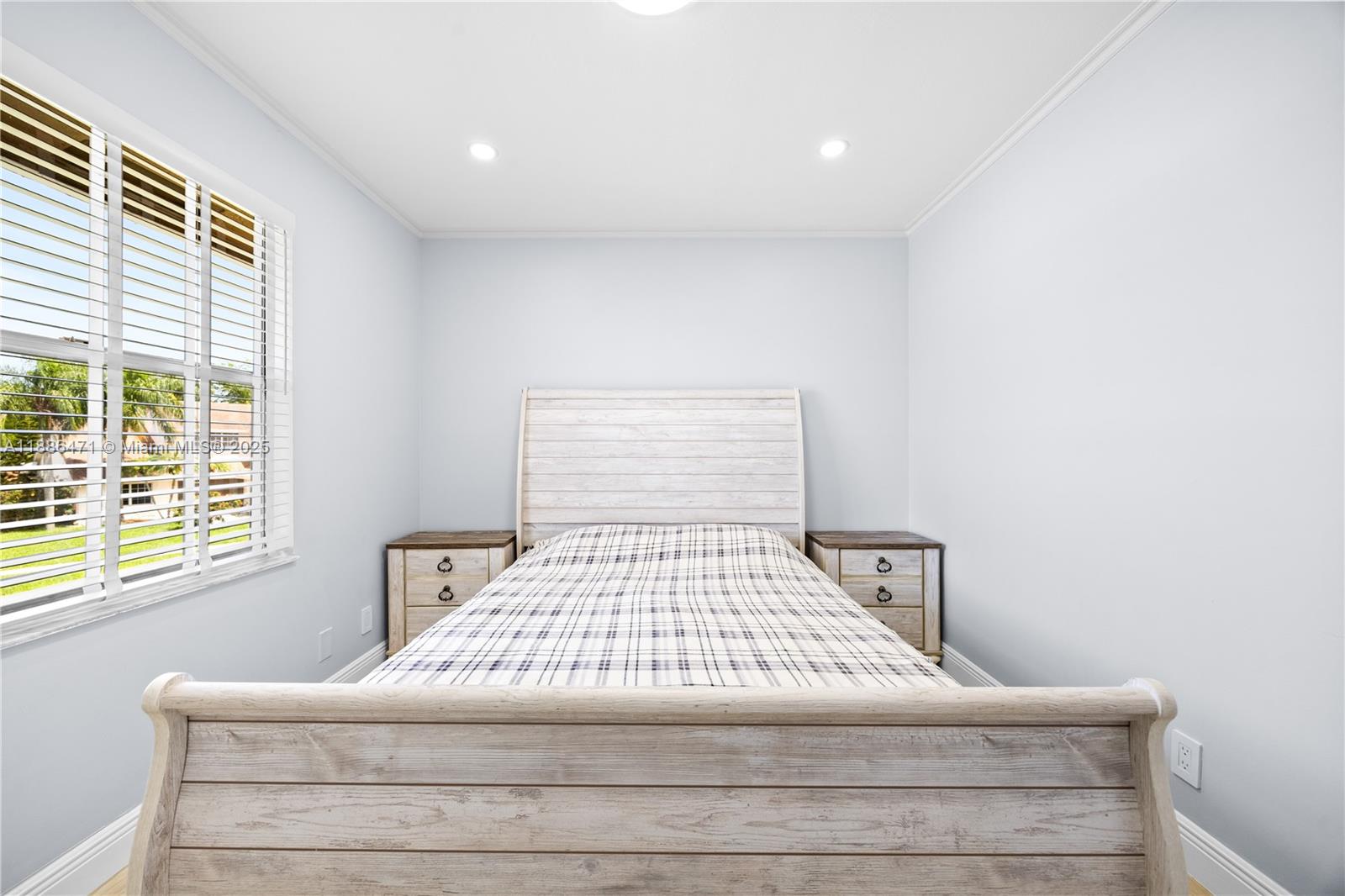 BAY WINDS 4 - Residential