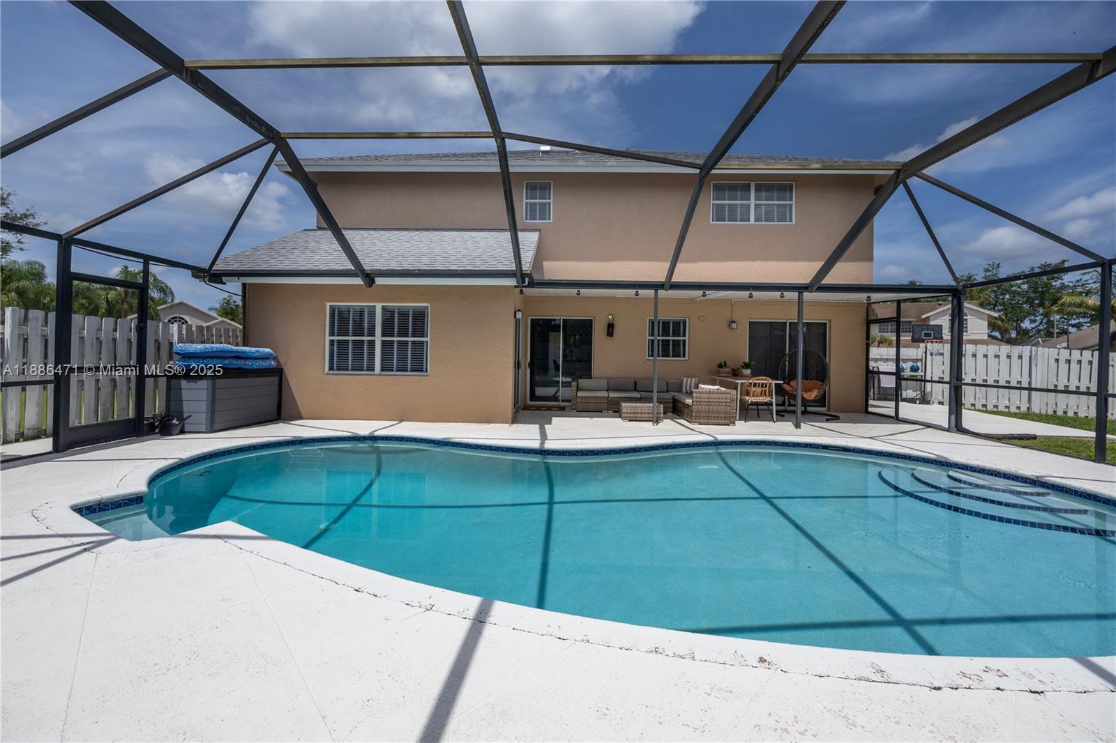 BAY WINDS 4 - Residential