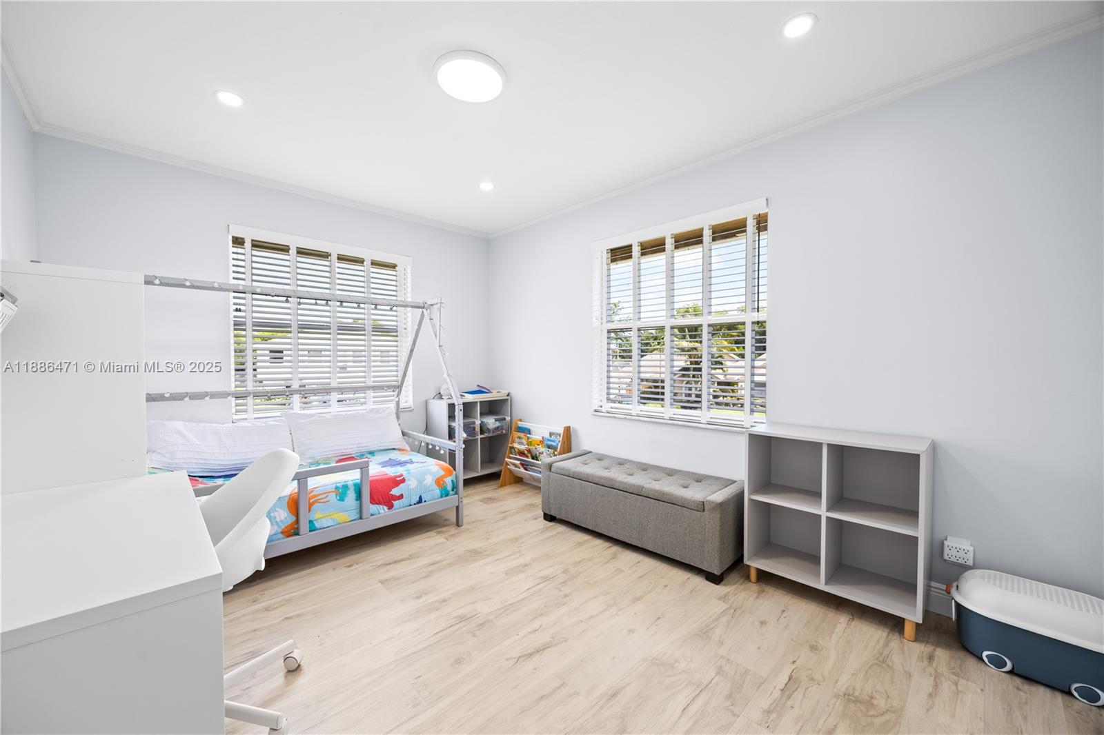 BAY WINDS 4 - Residential