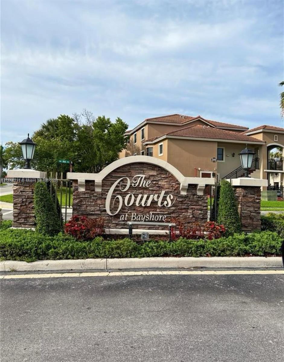 THE COURTS AT BAYSHORE I - Residential
