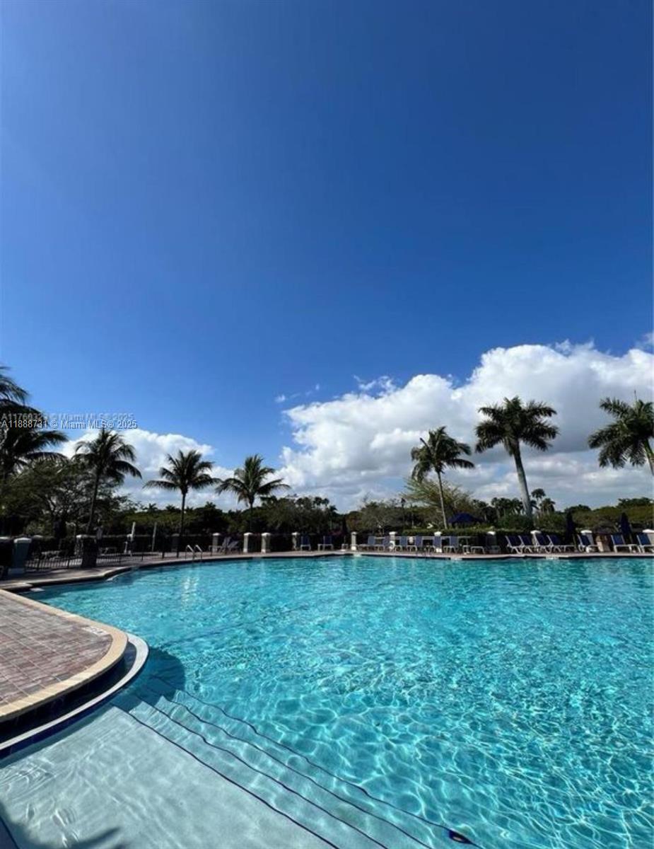 THE COURTS AT BAYSHORE I - Residential