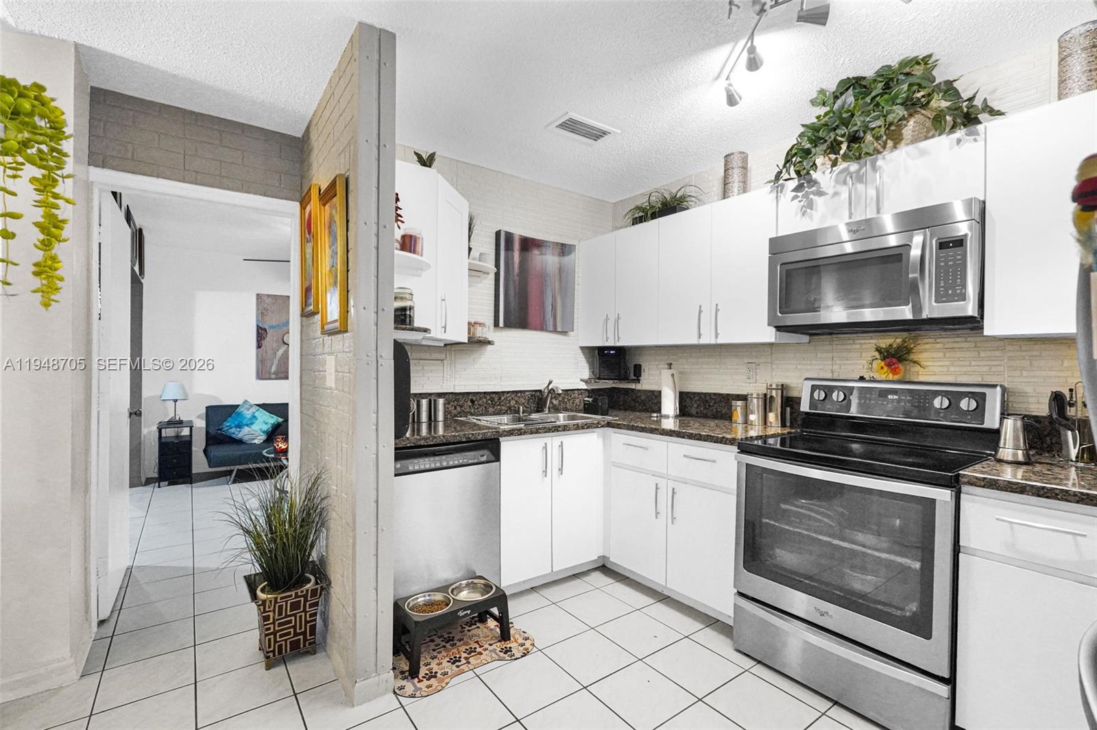 AMERICAN HOMES 1ST ADDN - Residential