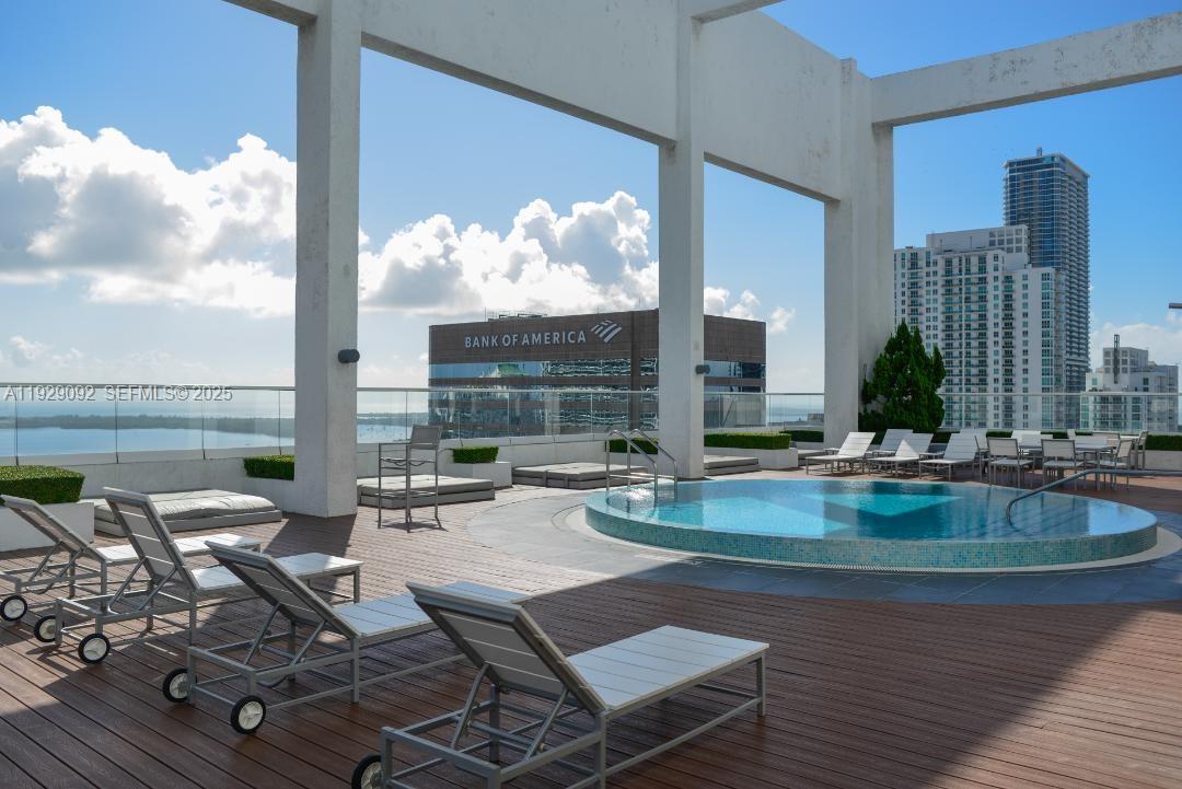 500 BRICKELL WEST CONDO - Residential