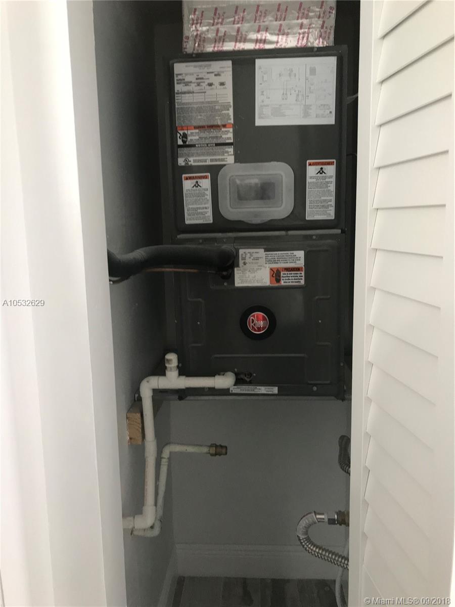 LE CLUB AT OLD CUTLER CON - Residential Lease