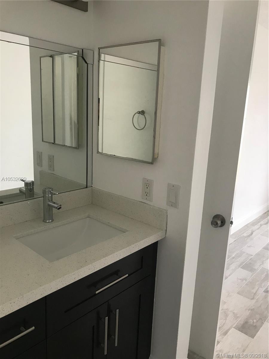 LE CLUB AT OLD CUTLER CON - Residential Lease