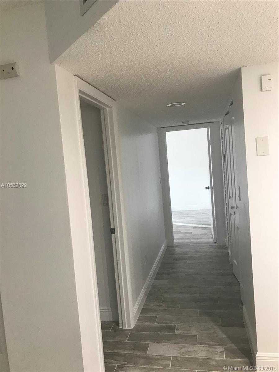 LE CLUB AT OLD CUTLER CON - Residential Lease