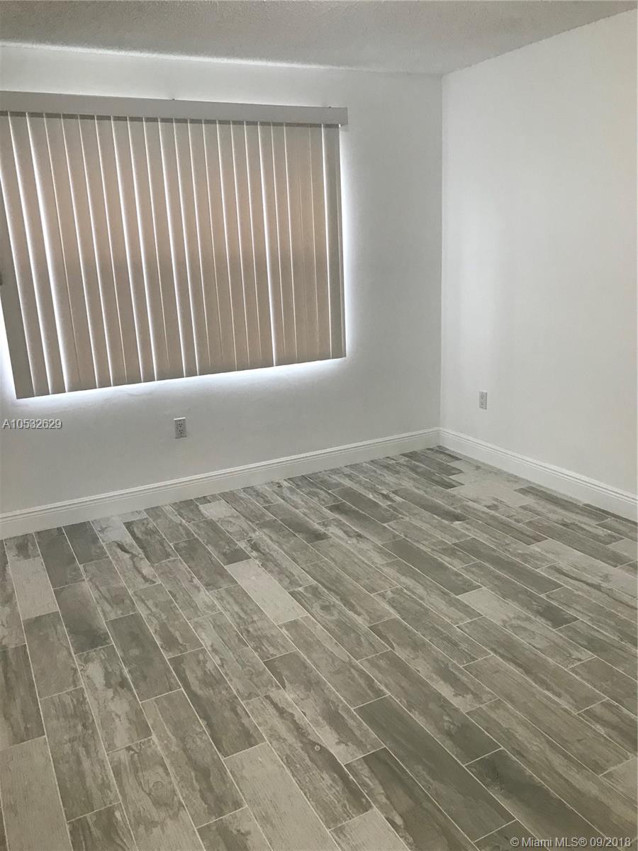 LE CLUB AT OLD CUTLER CON - Residential Lease