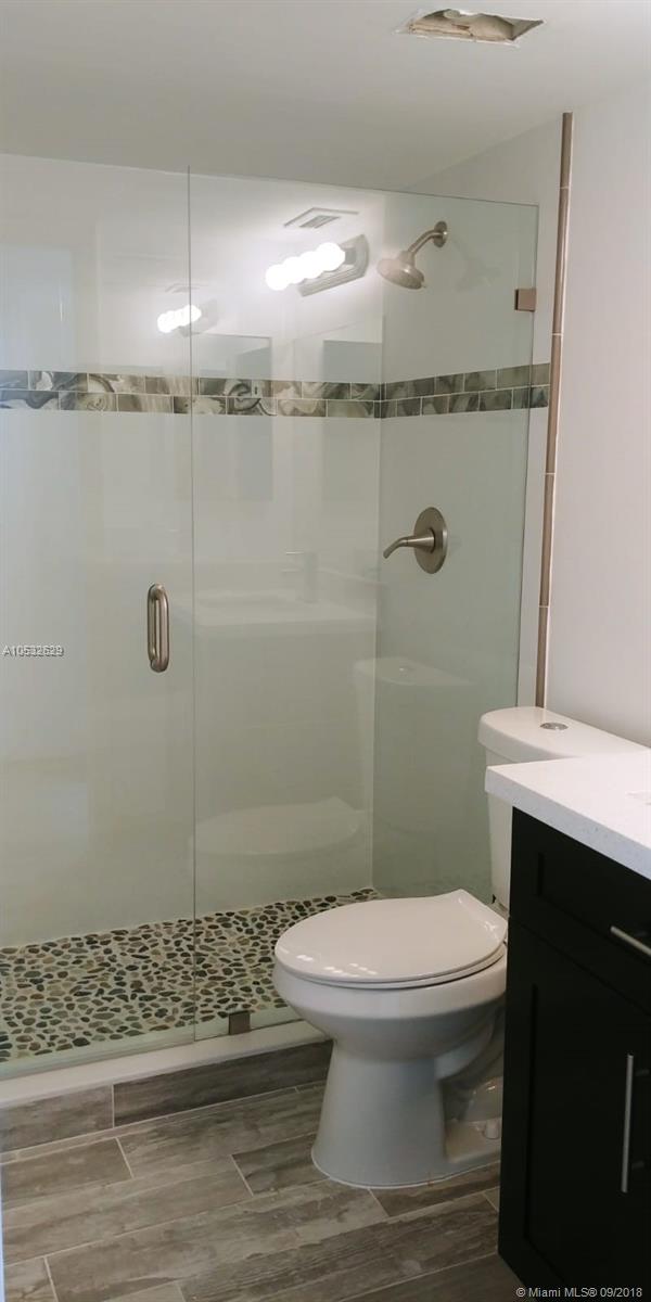 LE CLUB AT OLD CUTLER CON - Residential Lease