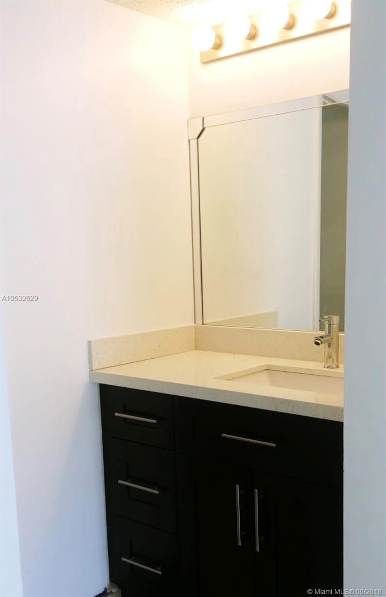 LE CLUB AT OLD CUTLER CON - Residential Lease