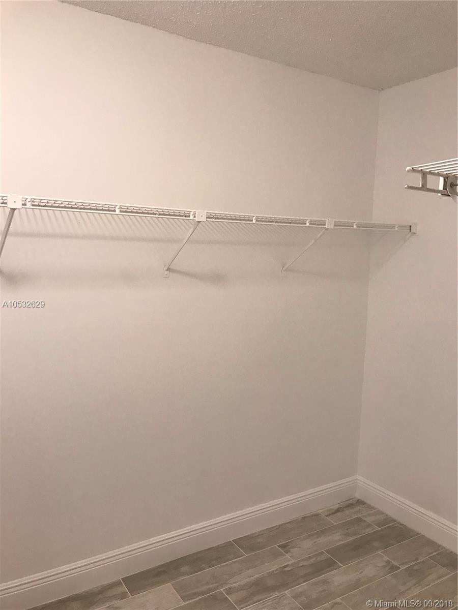 LE CLUB AT OLD CUTLER CON - Residential Lease