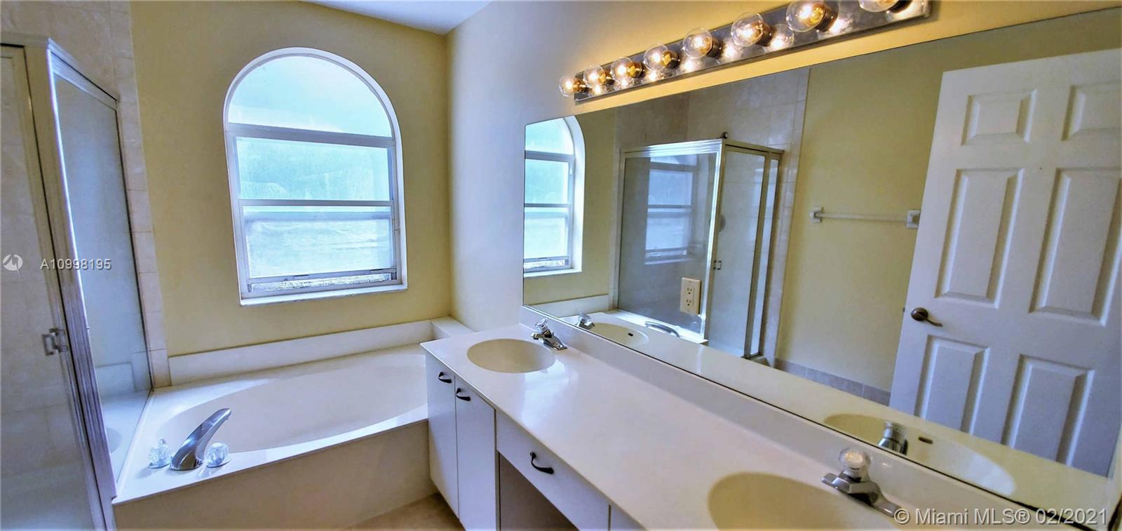 KENSINGTON - Residential