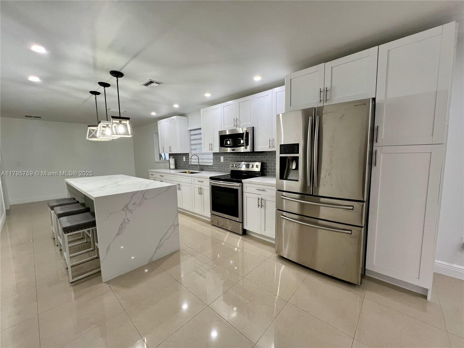 Rental Property at 10356 Sw 11th Ter 2-24A, Miami, Broward County, Florida - Bedrooms: 2 
Bathrooms: 1  - $2,800 MO.