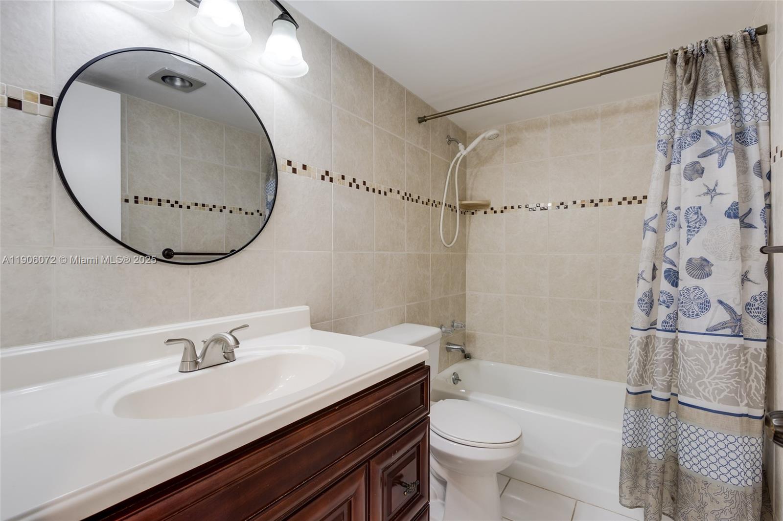 ISLAND CLUB ONE CONDO - Residential