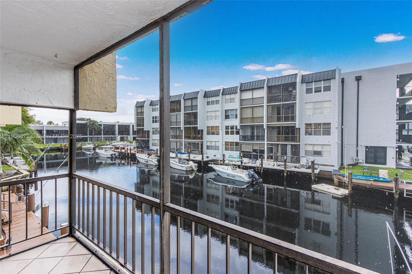 ISLAND CLUB ONE CONDO - Residential