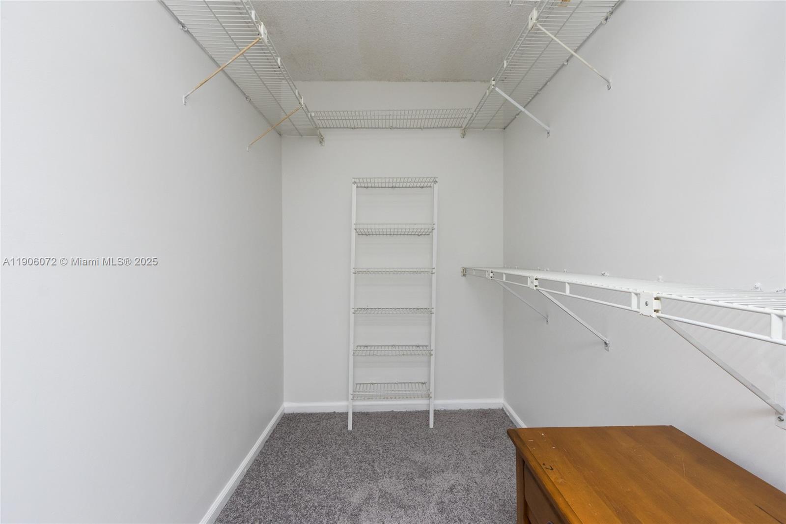 ISLAND CLUB ONE CONDO - Residential