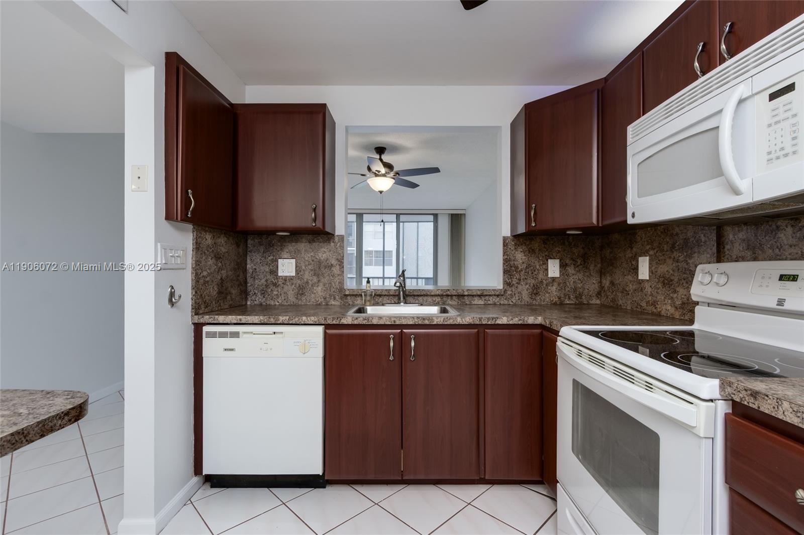 ISLAND CLUB ONE CONDO - Residential