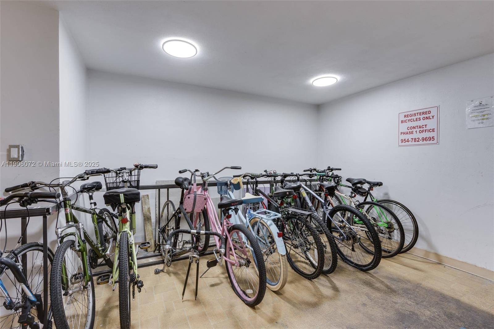 ISLAND CLUB ONE CONDO - Residential