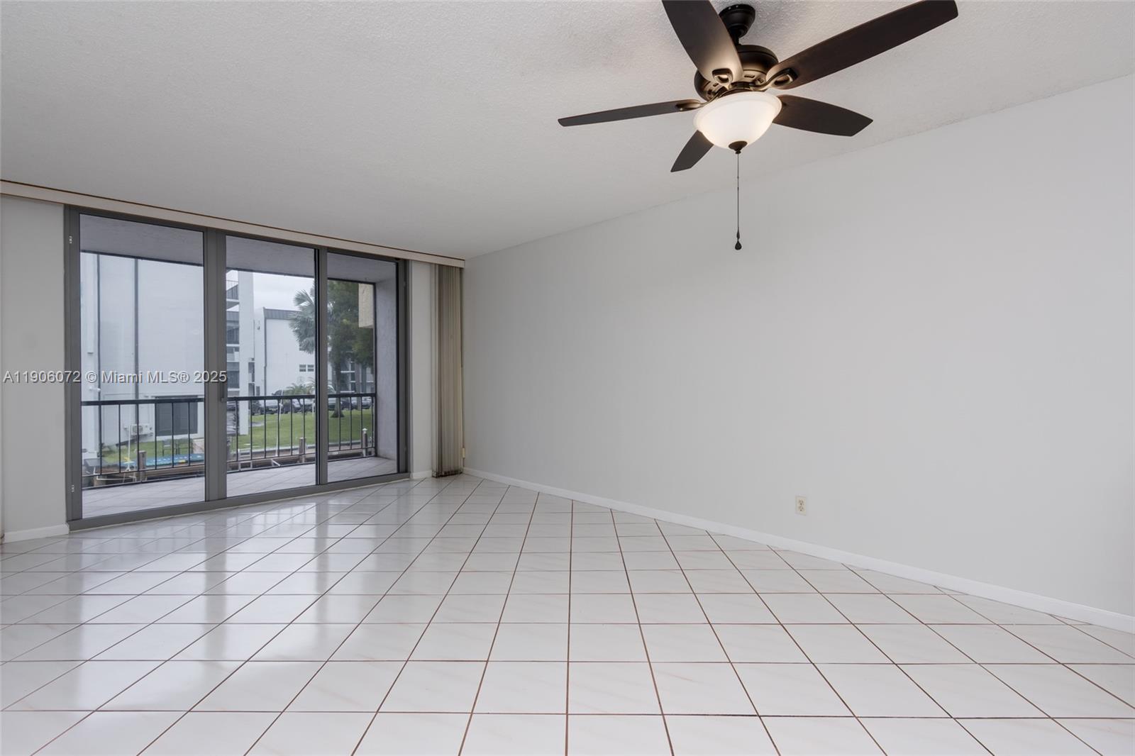 ISLAND CLUB ONE CONDO - Residential