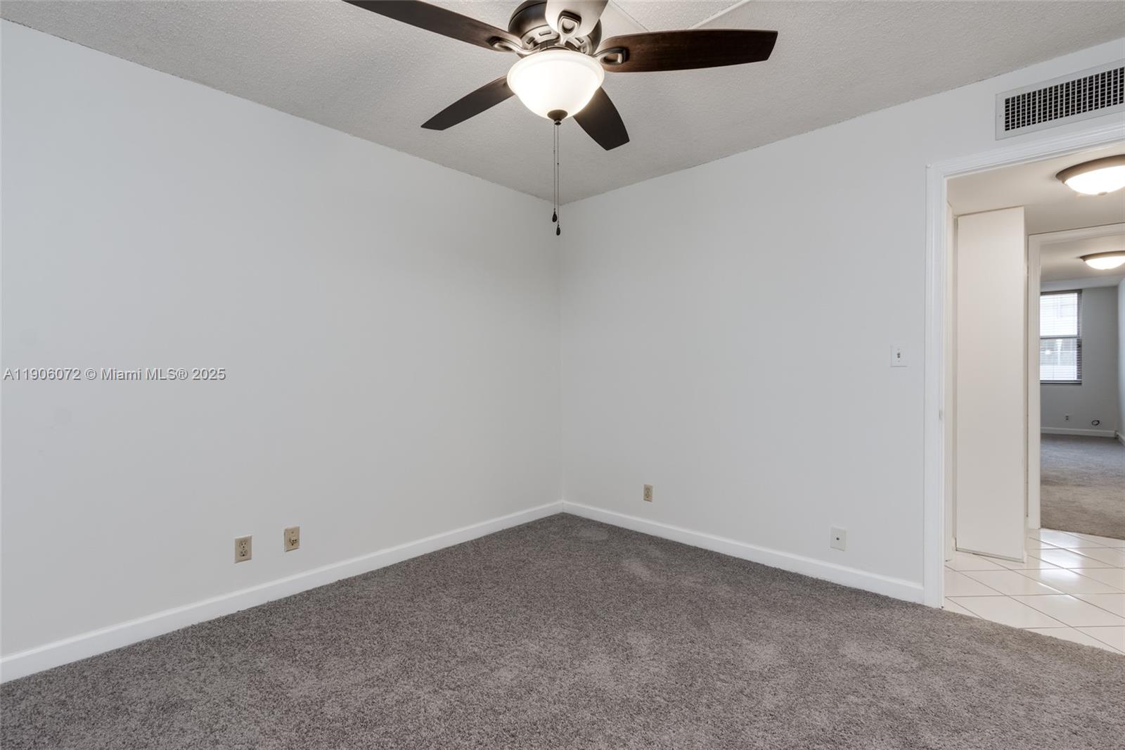 ISLAND CLUB ONE CONDO - Residential