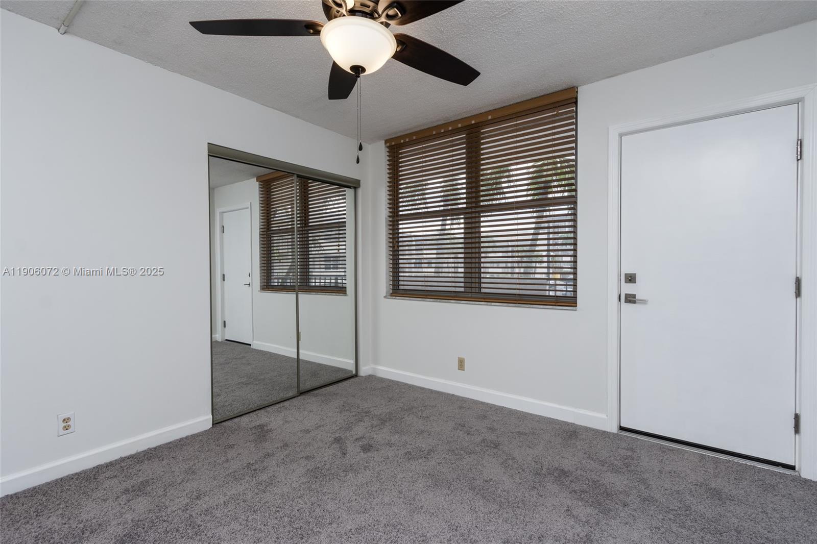 ISLAND CLUB ONE CONDO - Residential