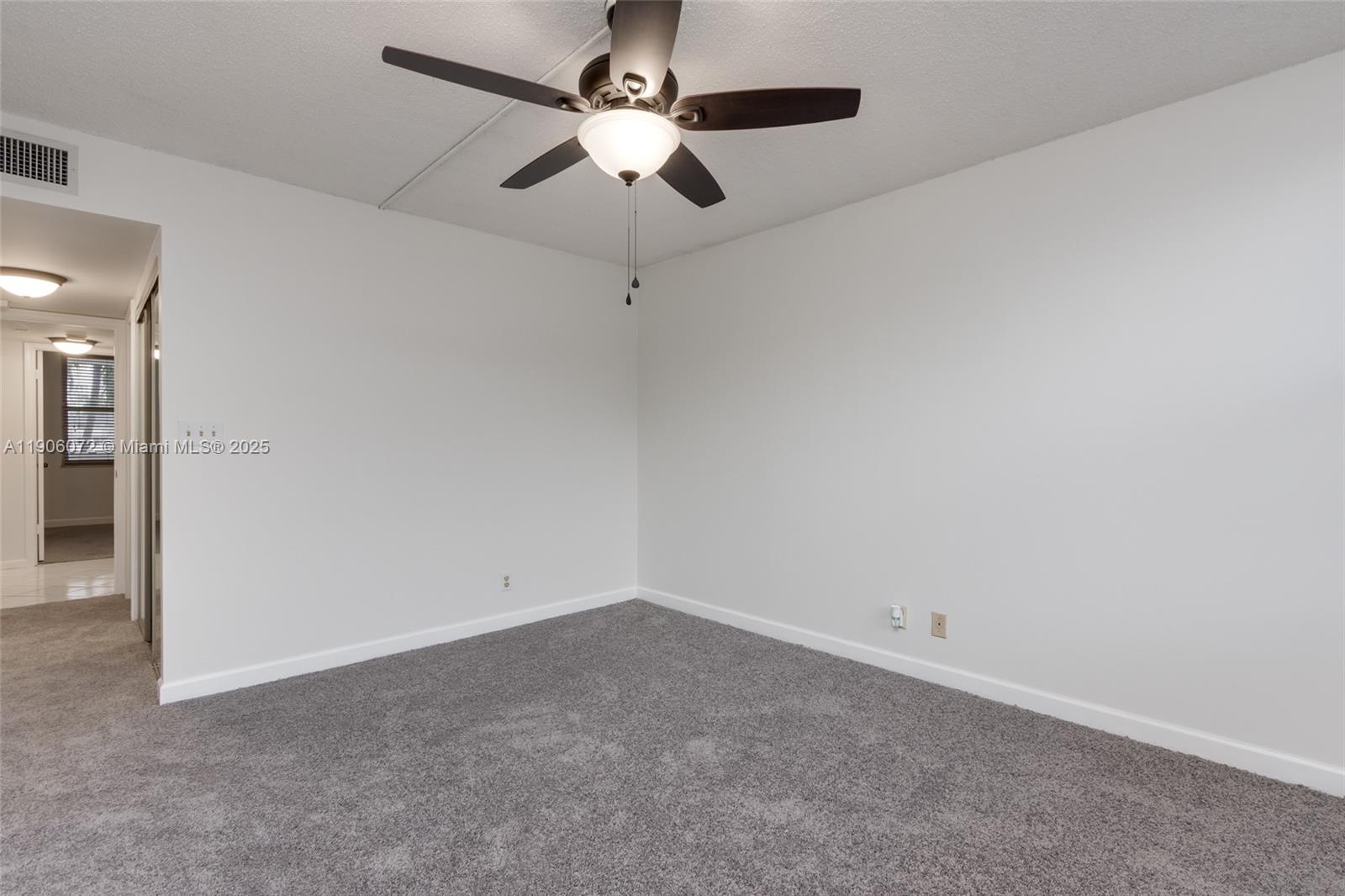 ISLAND CLUB ONE CONDO - Residential