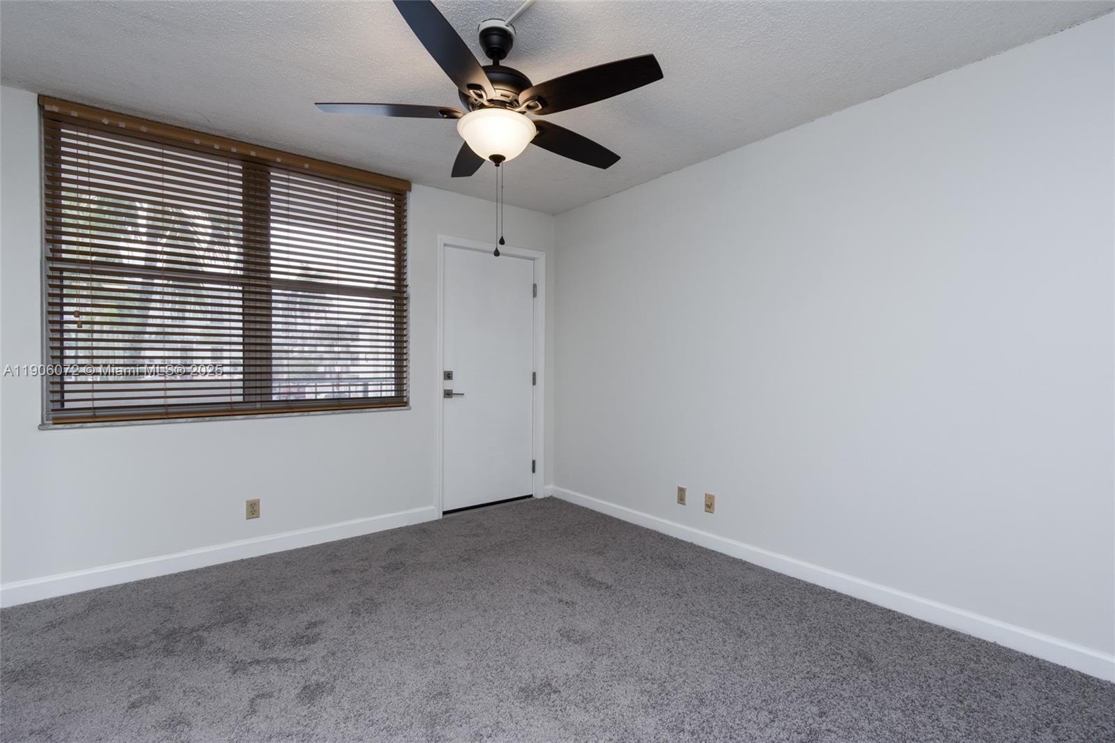 ISLAND CLUB ONE CONDO - Residential