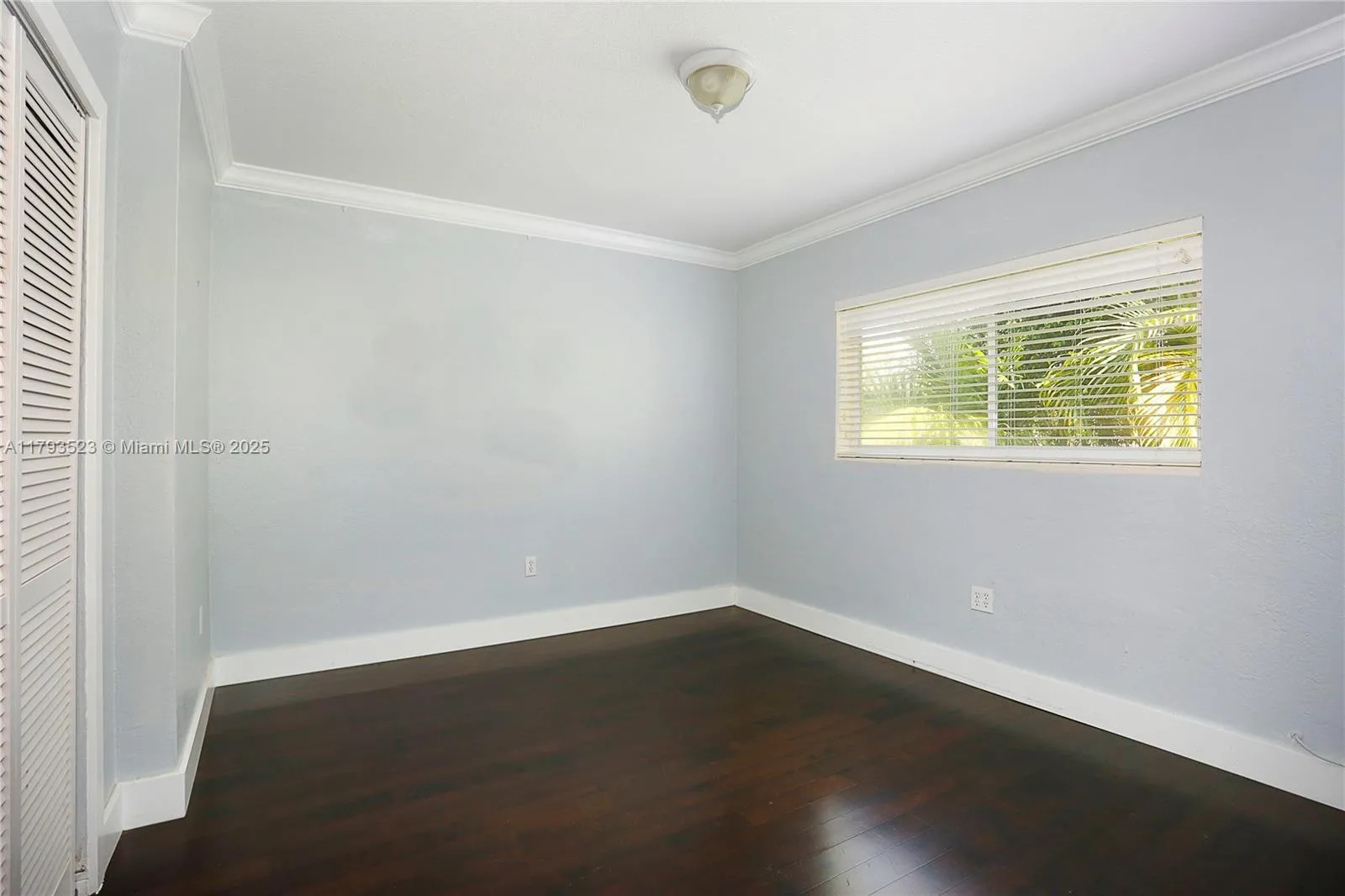 Coral Gables, Florida 33133, United States, 2 Bedrooms Bedrooms, ,1 BathroomBathrooms,Residential,Pending,119743