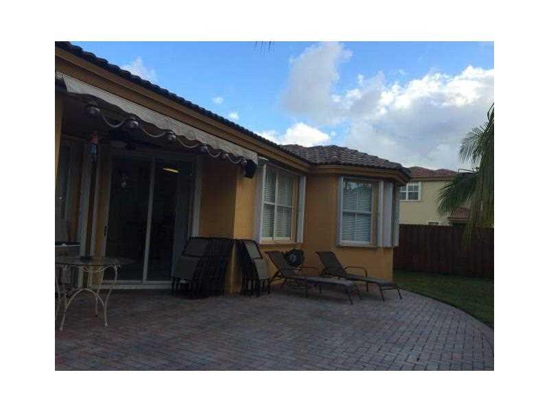 ISLANDS AT DORAL - Residential